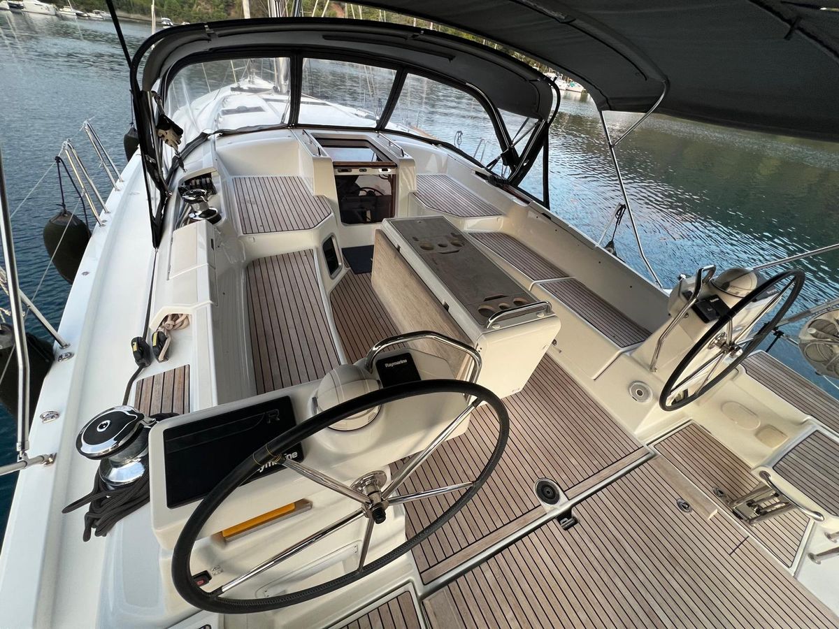 2019 Jeanneau 50 