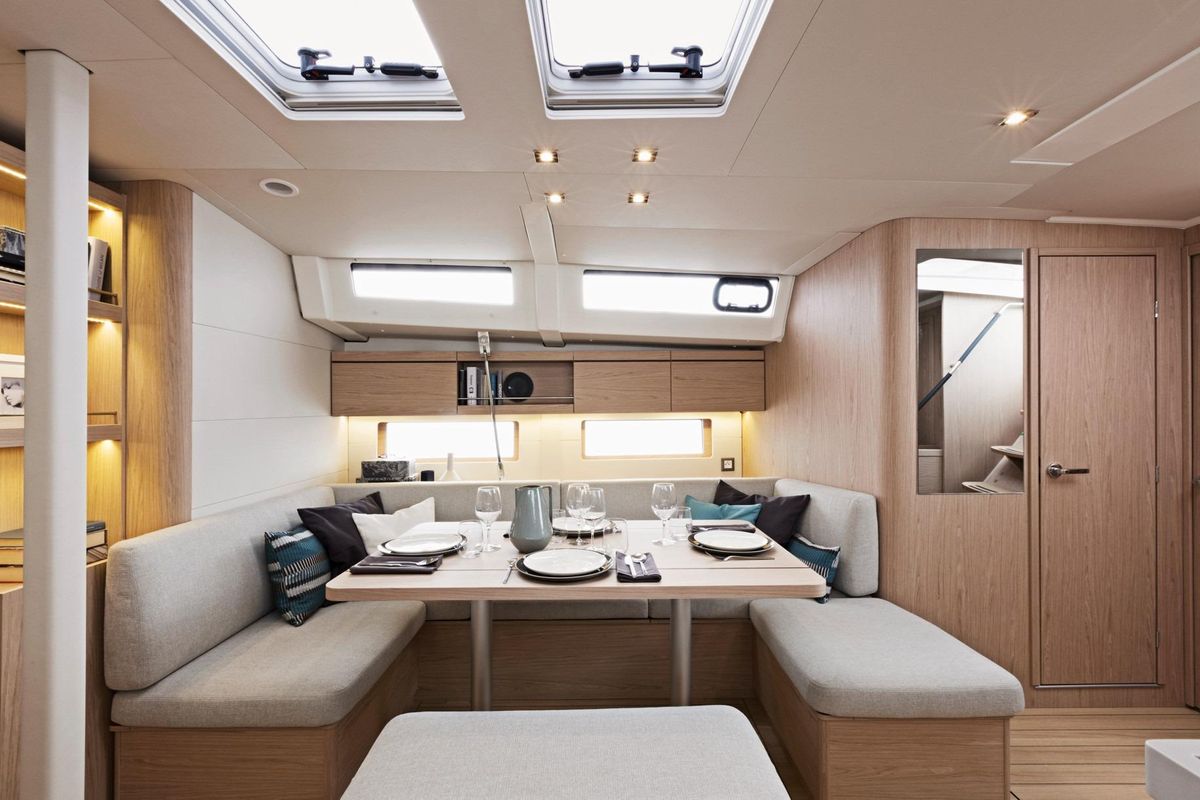 2023 Beneteau 44 