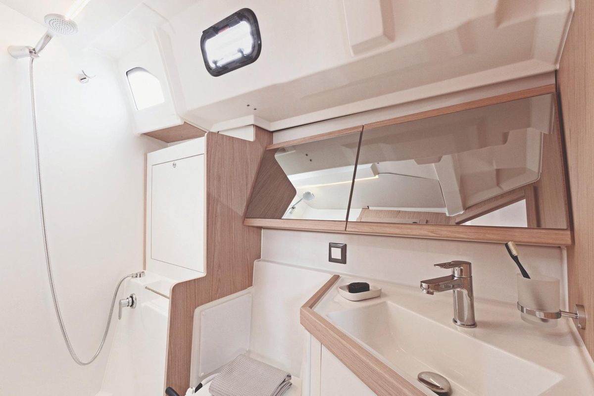 2023 Beneteau 44 