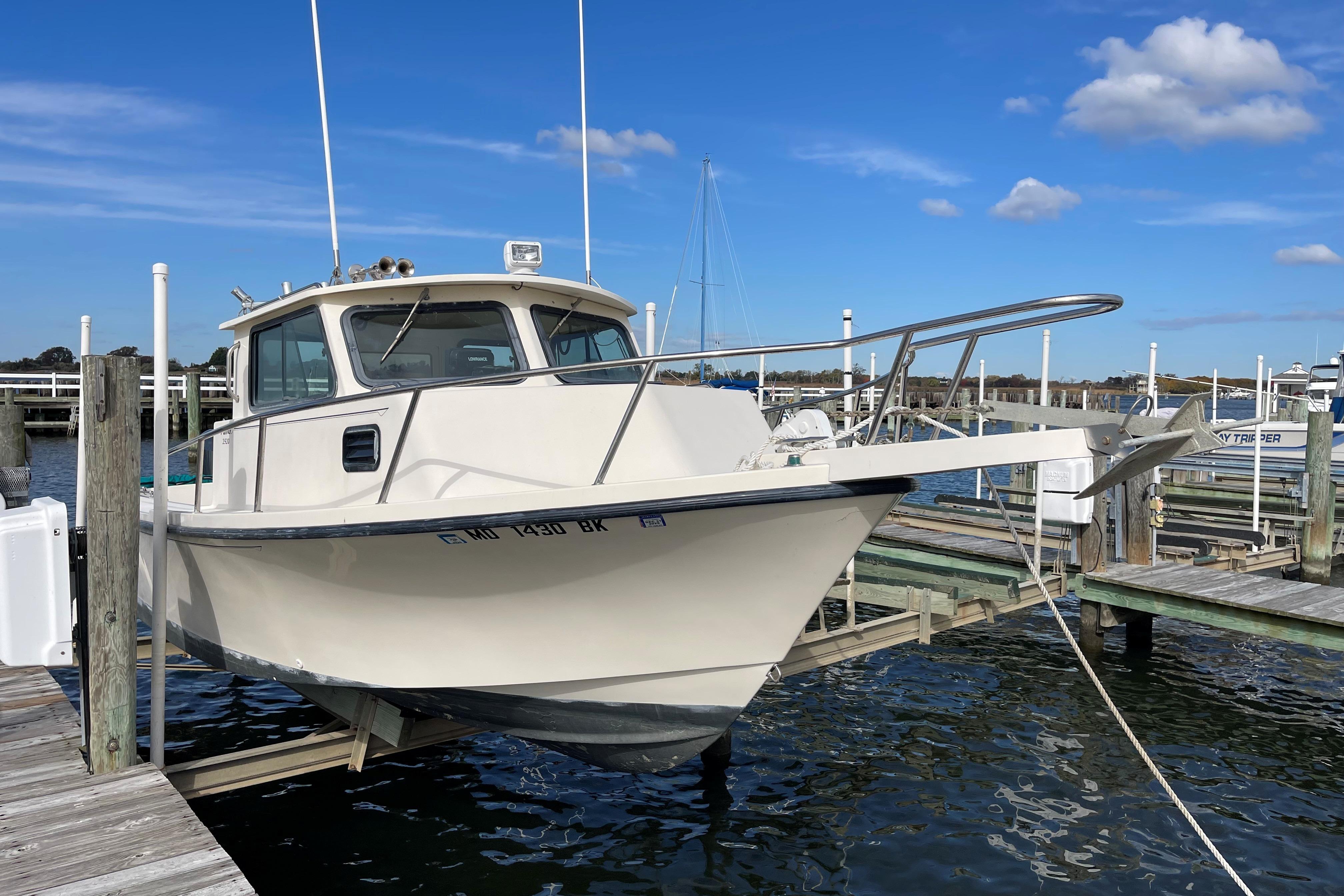 Parker 2520 Sport Cabin