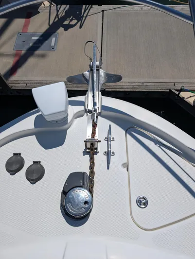 Dakota Silver Yacht Photos Pics Bow of 2006 Meridian 368 yacht with anchor and chain mechanism.