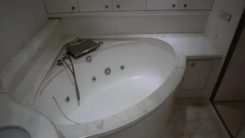 1601 Yacht Photos Pics 