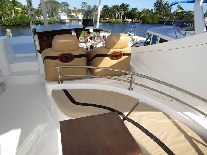 2006 Neptunus Flybridge Motor Yacht