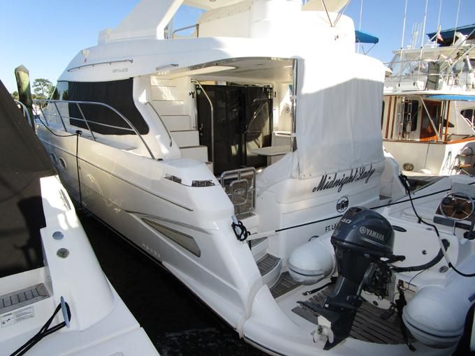 2006 Neptunus Flybridge Motor Yacht