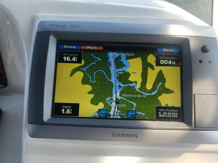 Nacho Boat Yacht Photos Pics Garmin GPS display on 2000 Silverton 453 Motor Yacht showing speed, heading, and map.