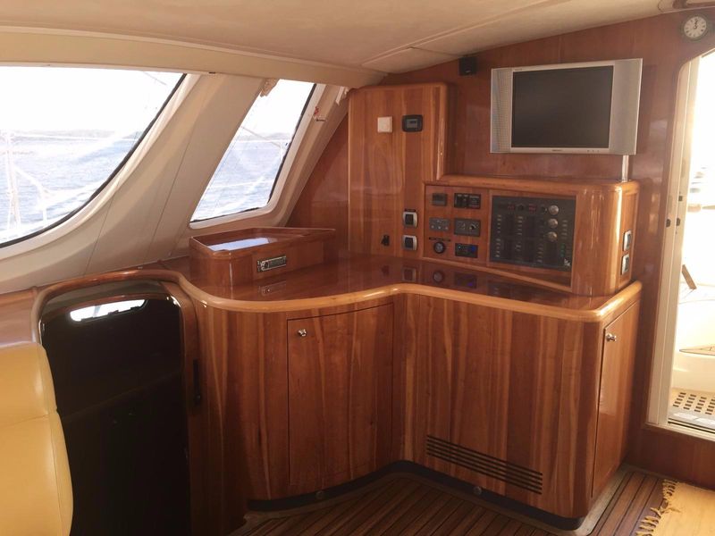 2005 Catana 582