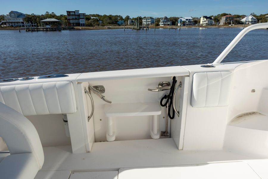 2013 Intrepid 430 Sport Yacht