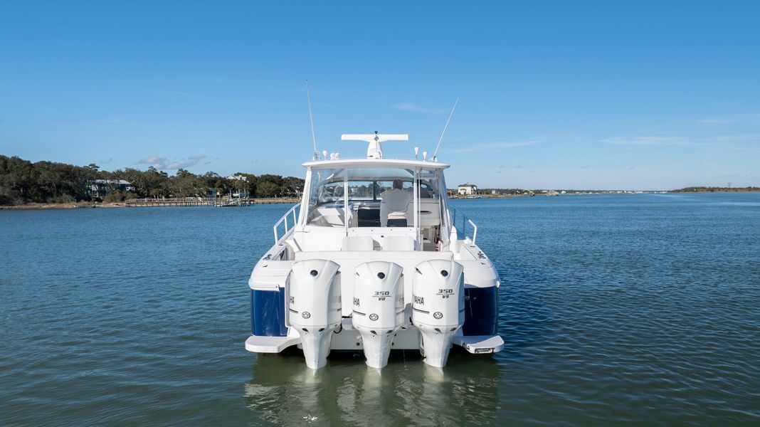 2013 Intrepid 430 Sport Yacht