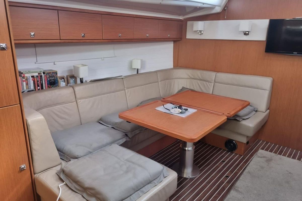 2015 Bavaria 54 