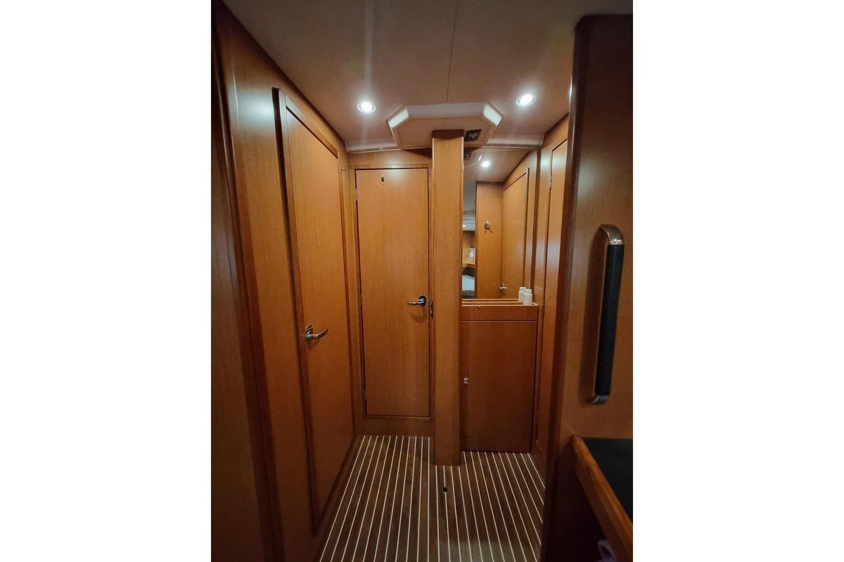 2015 Bavaria 54 