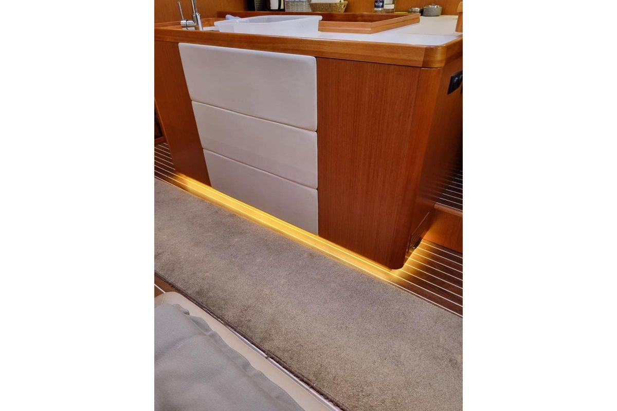 2015 Bavaria 54 