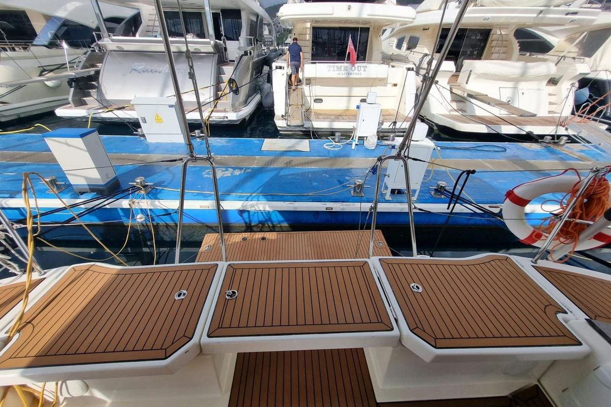 2015 Bavaria 54 
