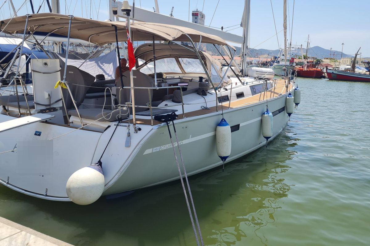 2015 Bavaria 54 