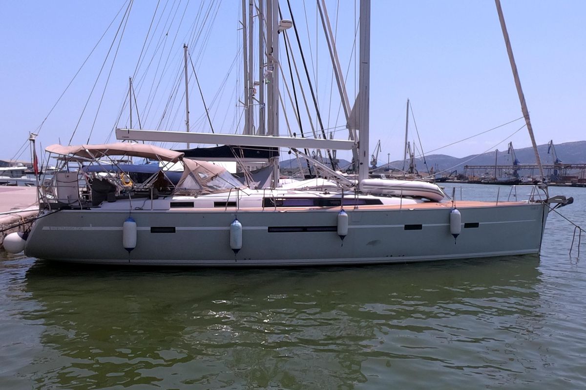 2015 Bavaria 54 