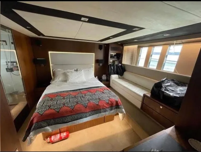  Yacht Photos Pics Screen Shot 2022-01-24 at 3.57.55 PM.png