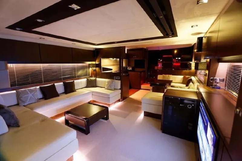  Yacht Photos Pics 2014 FSQ65 MICH INT PT p1.jpg