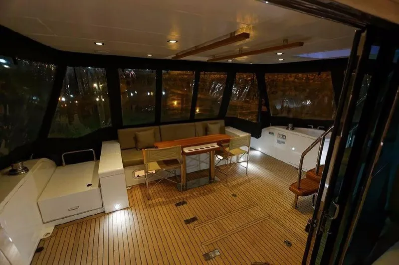  Yacht Photos Pics 2014 FSQ65 MICH EXT PT p11.jpg