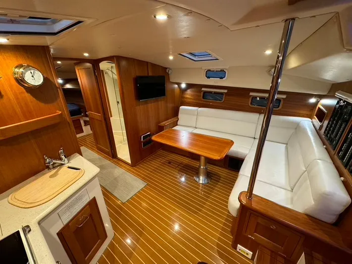 Scarlet Yacht Photos Pics 