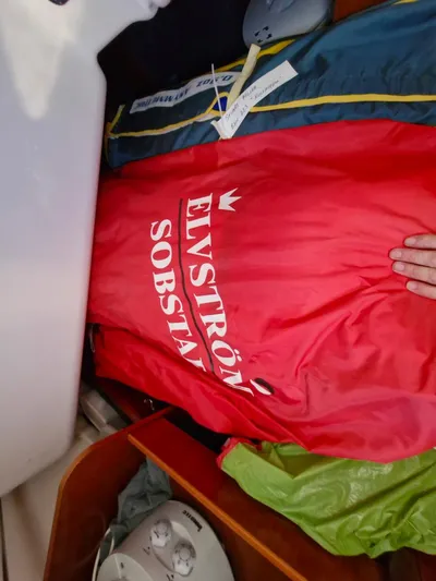 Yacht Photos Pics Red Elvstrøm Sobstad sail bag on Beneteau Oceanis 423, 2004 model.