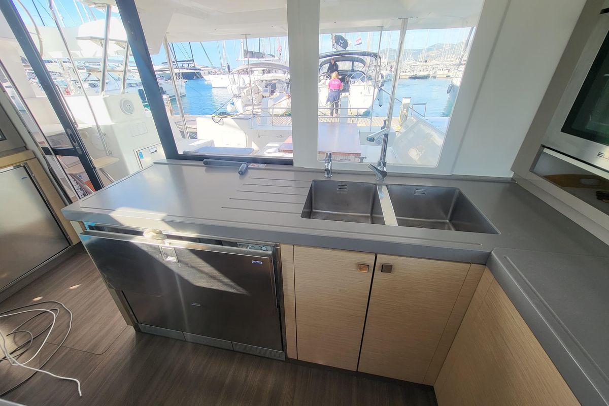 2018 Fountaine Pajot 45 