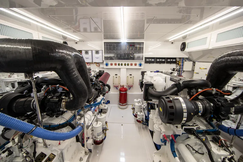 Privateer Yacht Photos Pics 