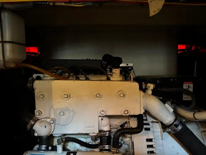 Kong Yacht Photos Pics Engine compartment of a 2005 Silverton 38 Sport Bridge boat.