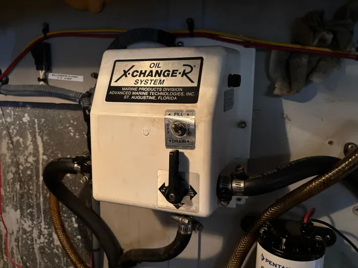 Kong Yacht Photos Pics Oil X-Change-R system in 2005 Silverton 38 Sport Bridge engine room.