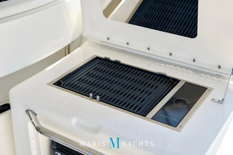 Man O War Yacht Photos Pics Outdoor grill on 2009 Sea Ray 55 Sundancer yacht deck.