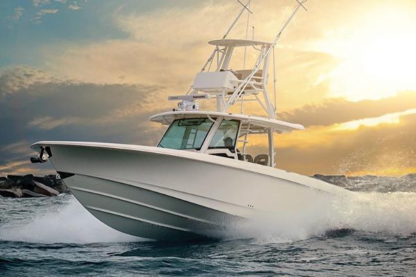 New Boston Whaler 380 Outrage in 66 - Pyrénées-Orientales - iNautia