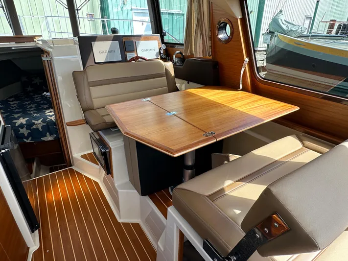  Yacht Photos Pics Interior of 2023 Ranger Tugs R-29 S yacht.