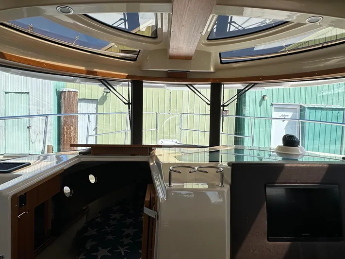  Yacht Photos Pics Interior of 2023 Ranger Tugs R-29 S with panoramic windows.