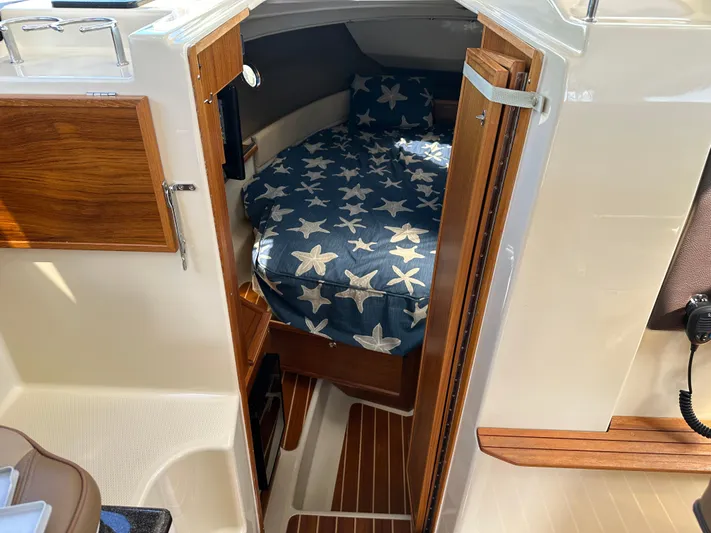  Yacht Photos Pics Interior of 2023 Ranger Tugs R-29 S with cozy bed.