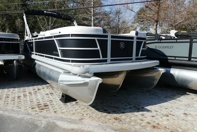 Godfrey Sweetwater 2286 SB