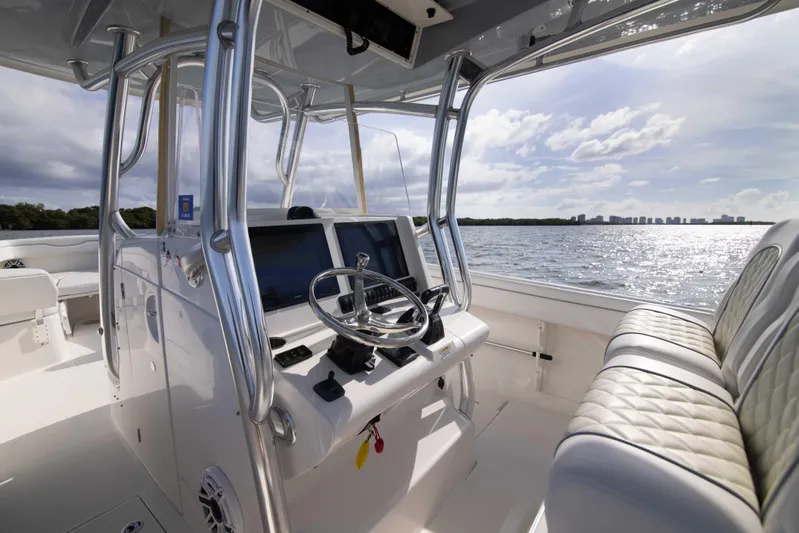 Zeus Yacht Photos Pics Jupiter 38 Zeus - Exterior Helm