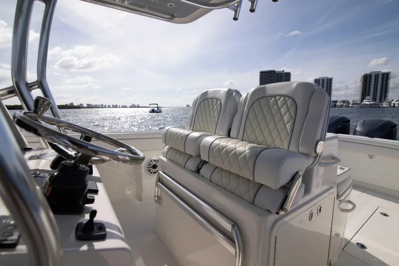 Zeus Yacht Photos Pics Jupiter 38 Zeus - Exterior Helm