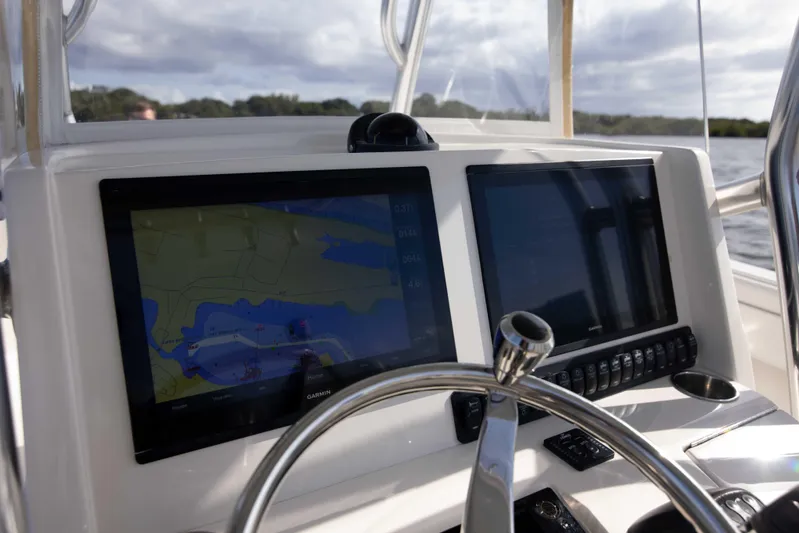 Zeus Yacht Photos Pics Jupiter 38 Zeus - Exterior Helm