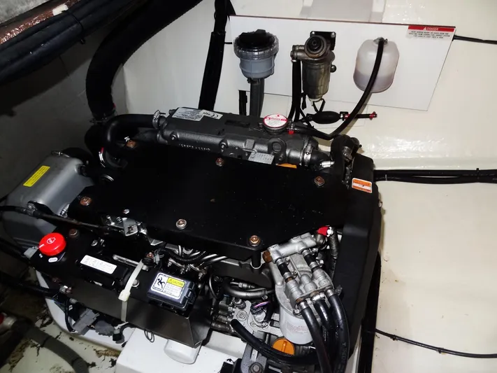 Aquaholic Yacht Photos Pics 