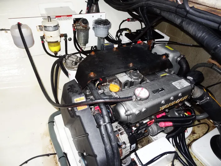 Aquaholic Yacht Photos Pics 