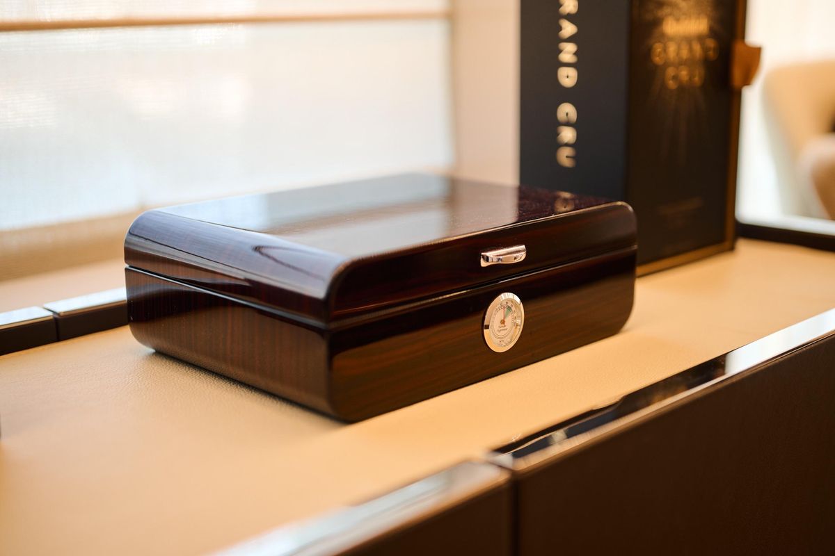 2023 Ferretti Yachts 93 