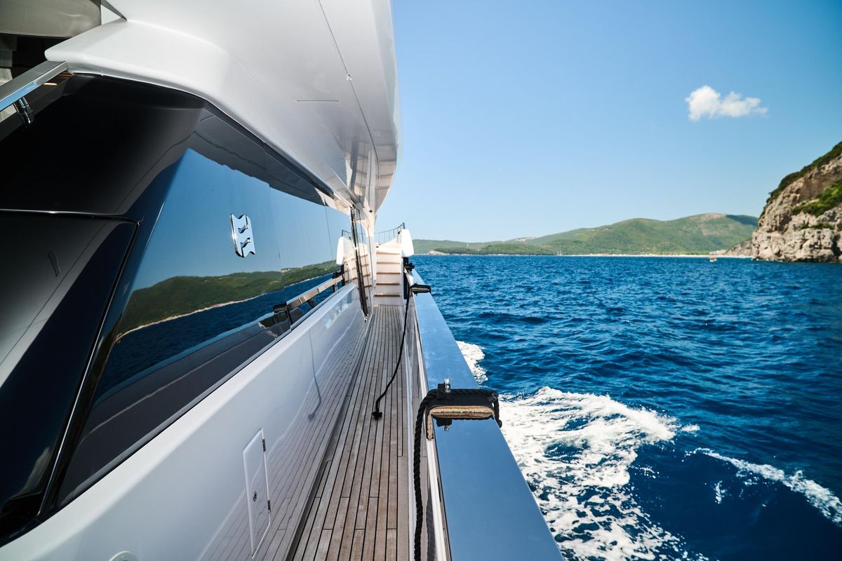 2023 Ferretti Yachts 93 