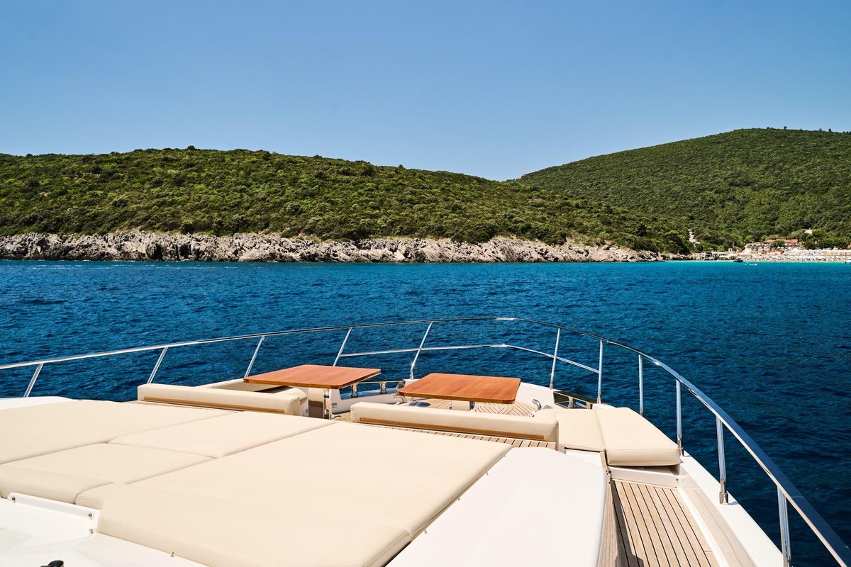 2023 Ferretti Yachts 93 