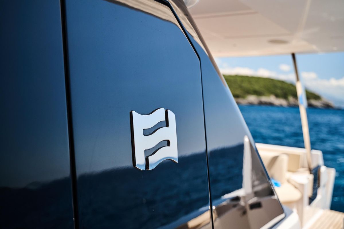 2023 Ferretti Yachts 93 