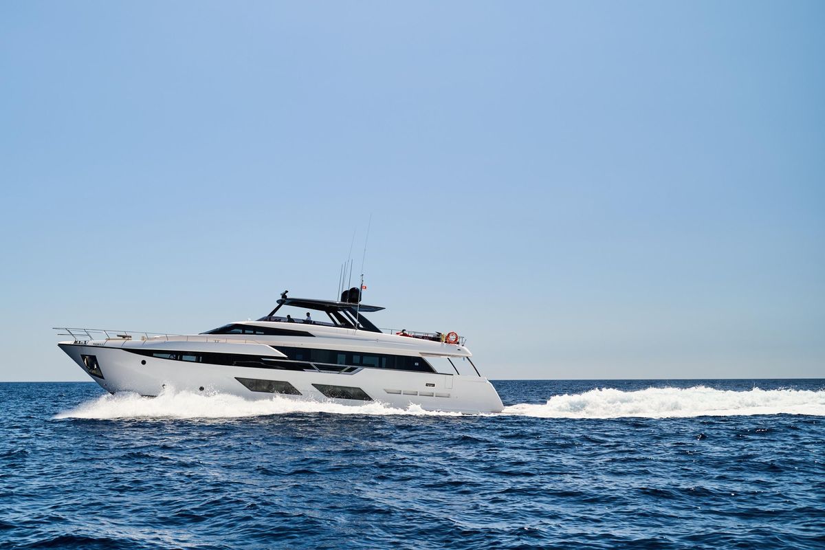 2023 Ferretti Yachts 93 