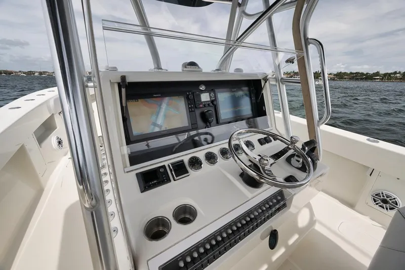 Cheeky Monkeys Yacht Photos Pics SeaVee 39 Cheeky Monkeys - Helm