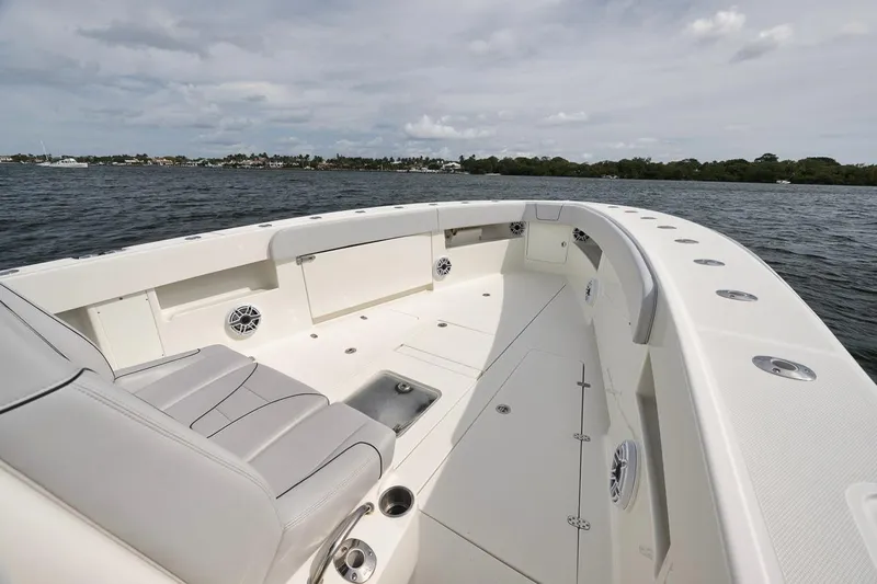 Cheeky Monkeys Yacht Photos Pics SeaVee 39 Cheeky Monkeys - Bow