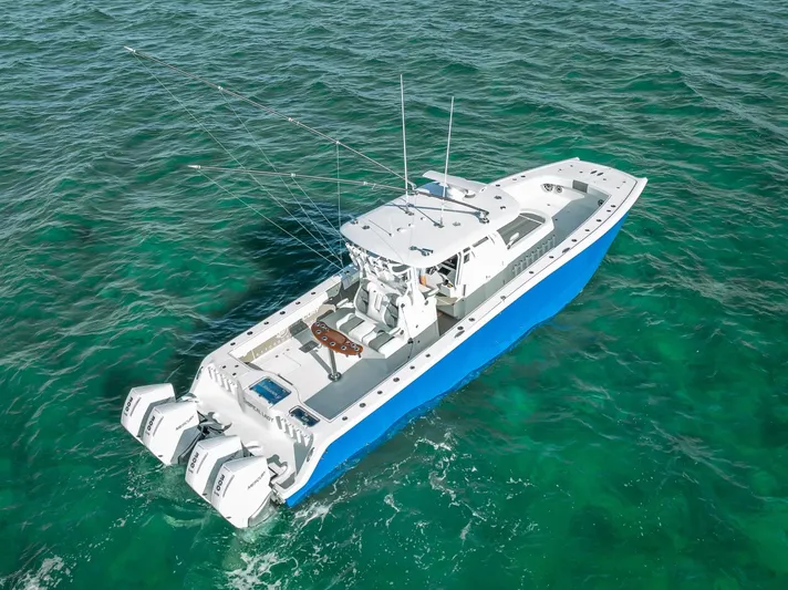  Yacht Photos Pics Freeman 37 boat, 2021 model, cruising on clear turquoise waters.