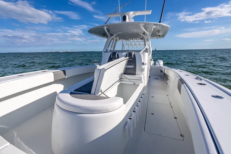  Yacht Photos Pics Freeman 37 boat, 2021 model, on open water under clear blue sky.