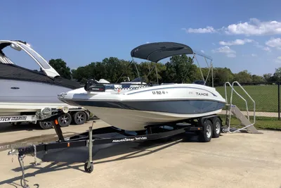 Sun Tracker TAHOE 2150