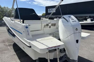 2024 Quicksilver Activ 755 Sundeck