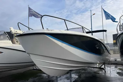 2024 Quicksilver Activ 755 Sundeck
